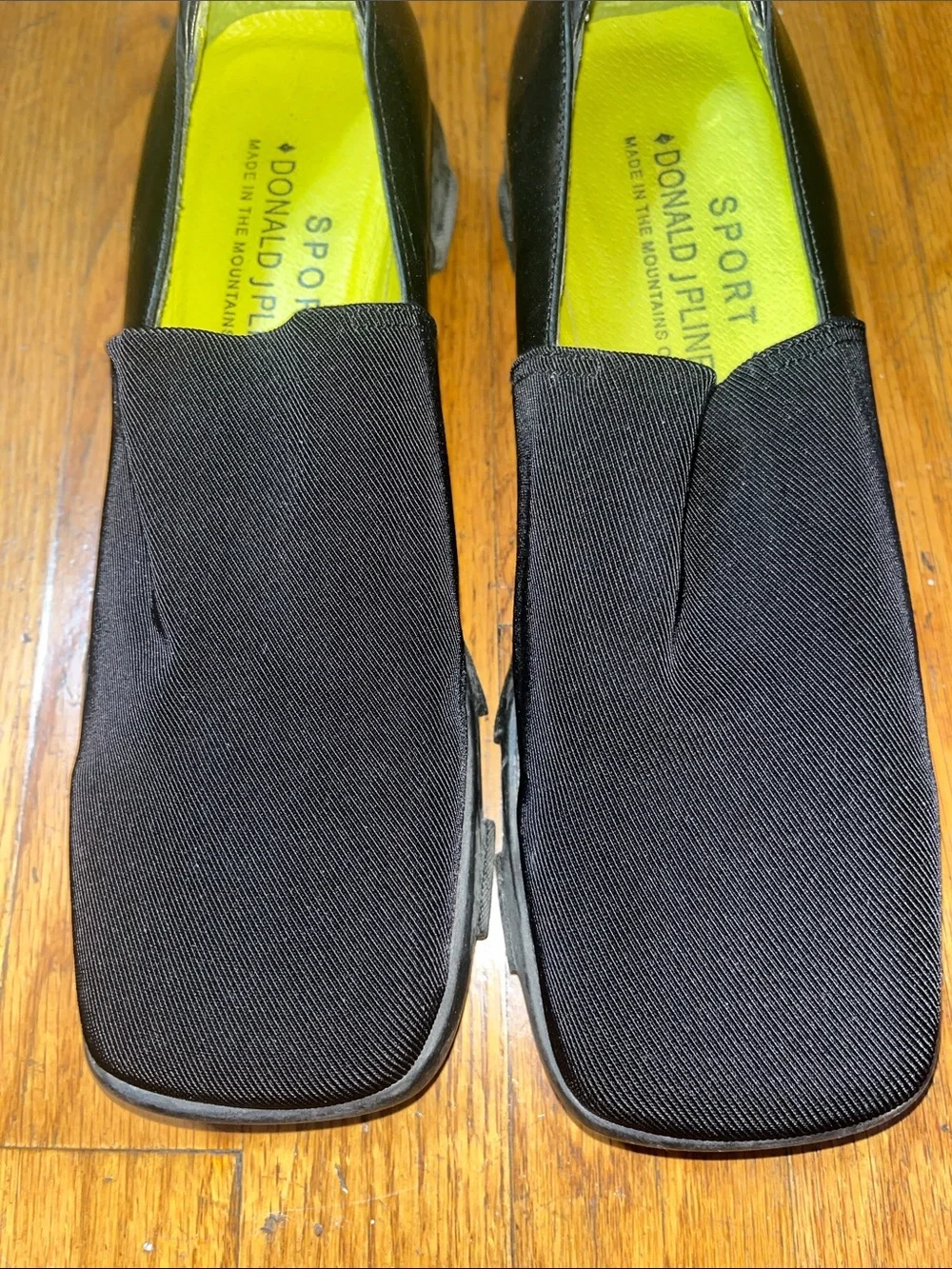 Donald J. Pliner Sport Black Slip-On Loafers Flats with Lime Green Insole Size 8
